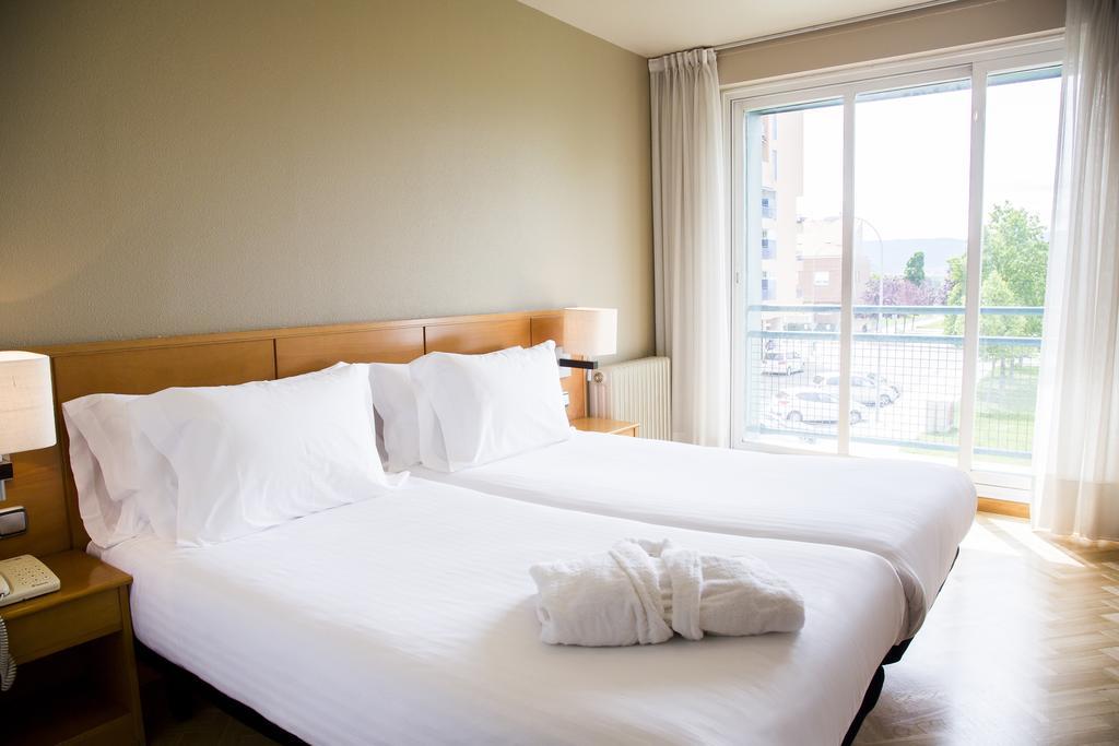 Suites Sercotel Mirasierra Pamplona Exterior foto