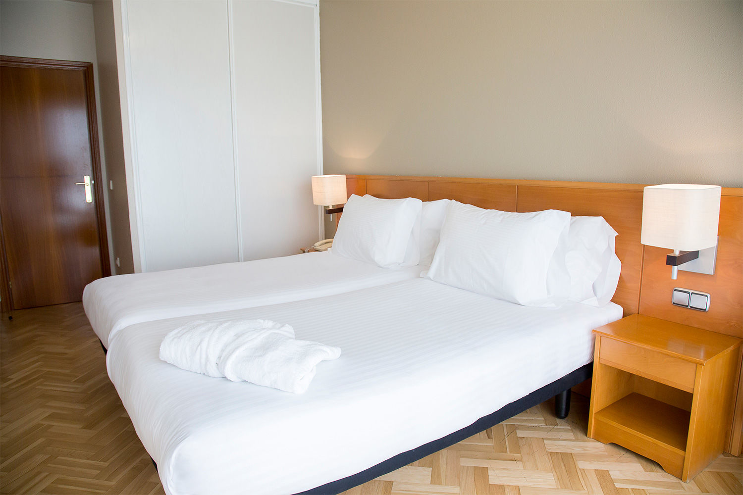 Suites Sercotel Mirasierra Pamplona Exterior foto