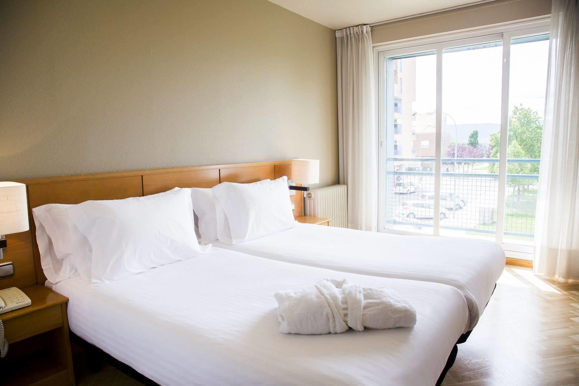 Suites Sercotel Mirasierra Pamplona Exterior foto